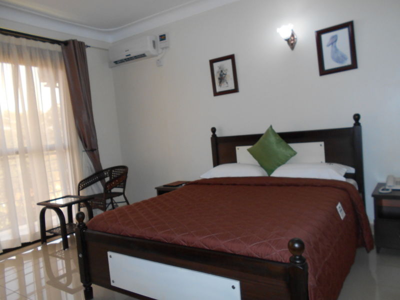 Marie'S Royale Hotel Кампала Екстериор снимка