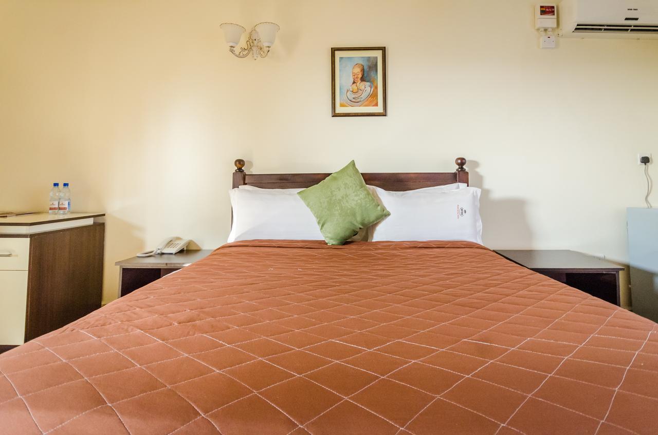 Marie'S Royale Hotel Кампала Екстериор снимка